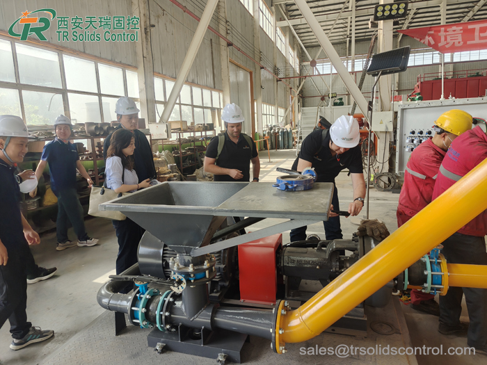 德国客户来天瑞固控工厂参观考察