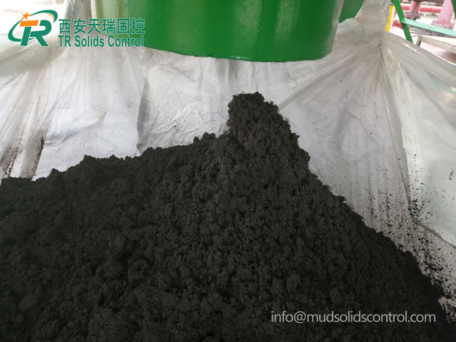 天瑞固控钻屑甩干机在油田现场效果