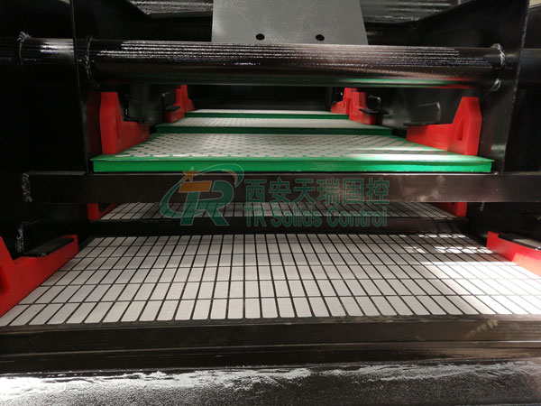 双层振动筛配备不同筛网