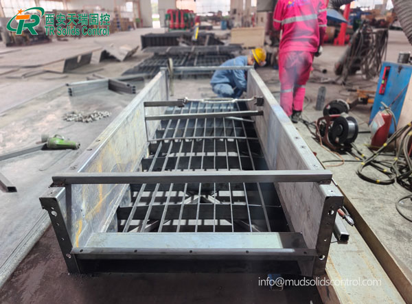 泥浆振动筛制造现场 |天瑞固控